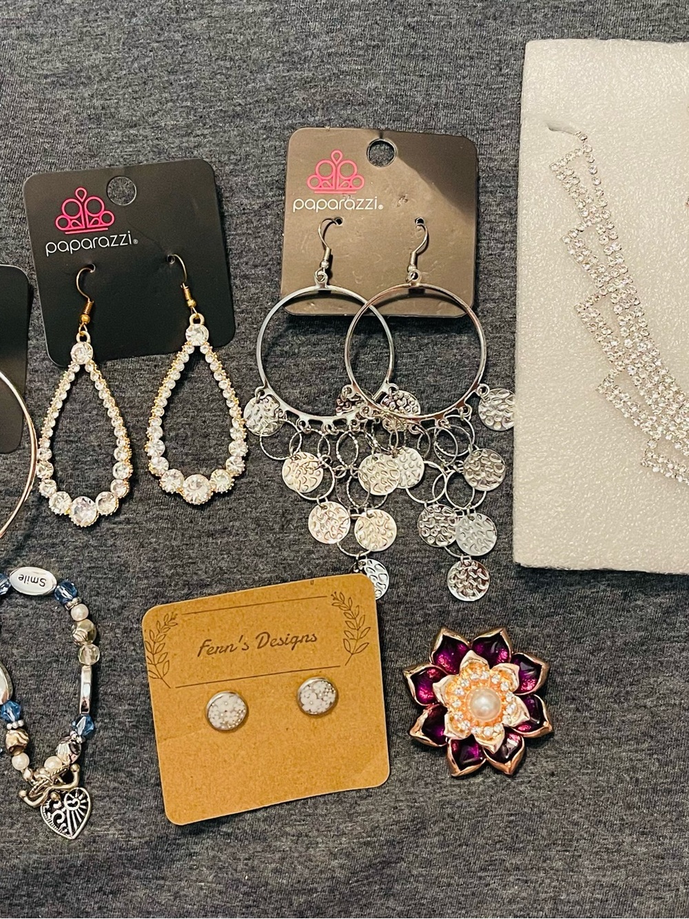 Jewelry LOT! - Silver/Gold-toned fashion jewelry